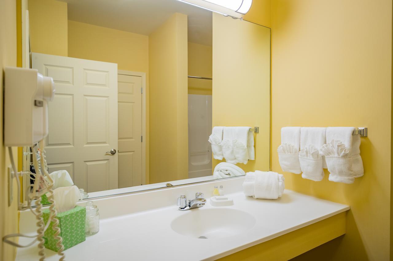 Berkshire Mountain Lodge Pittsfield Ngoại thất bức ảnh